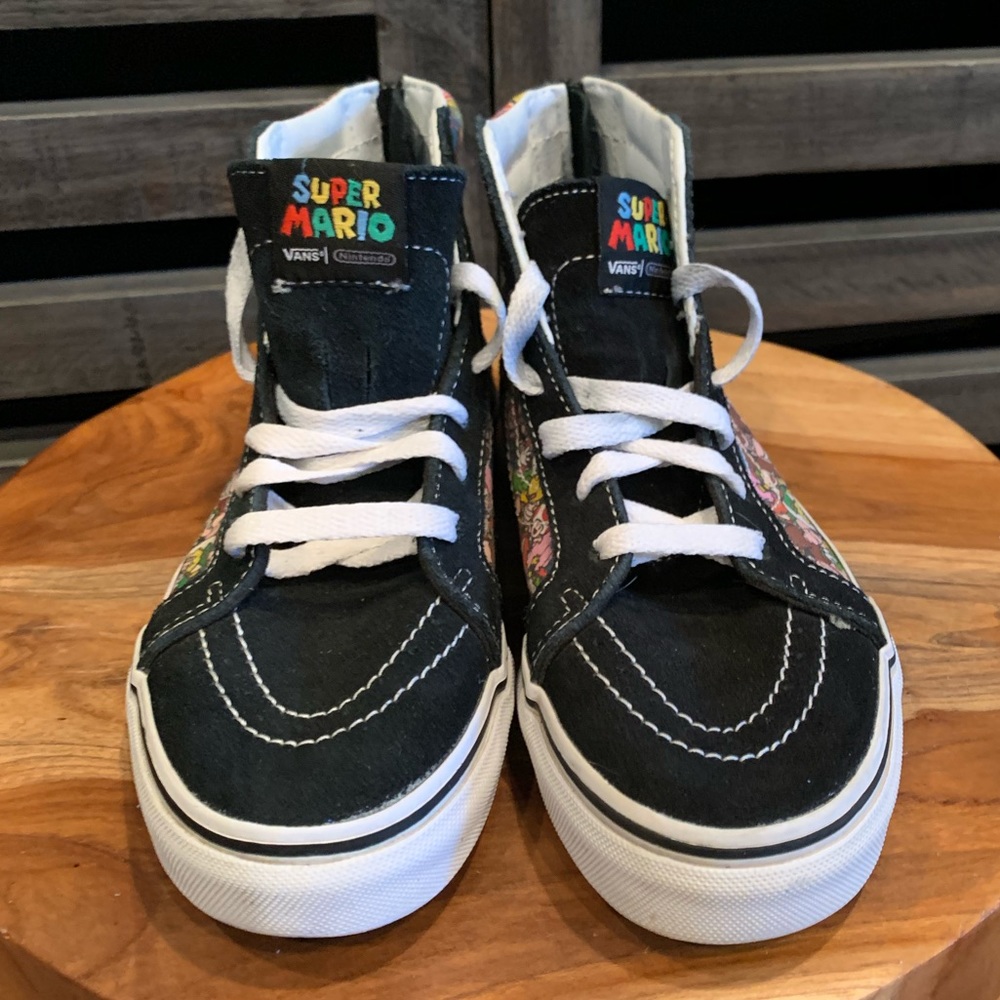 Mario Vans youth size 4 - Picture 2 of 5